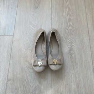 Tory Burch Tan Leather Gold Logo Leather Ballet Flats
